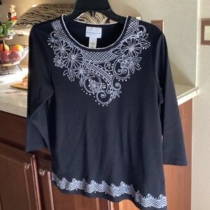 Alfred Dunner Black and White Floral Embroidered Top